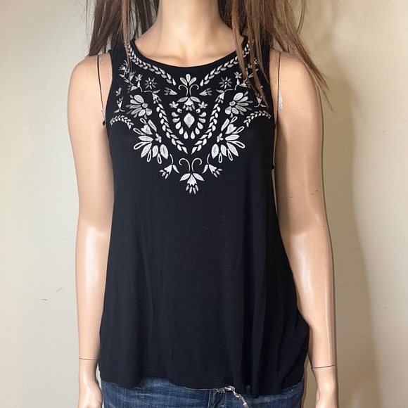 Torrid Sz 2 Blaxk Embroidered Sleeveless - Picture 1 of 5